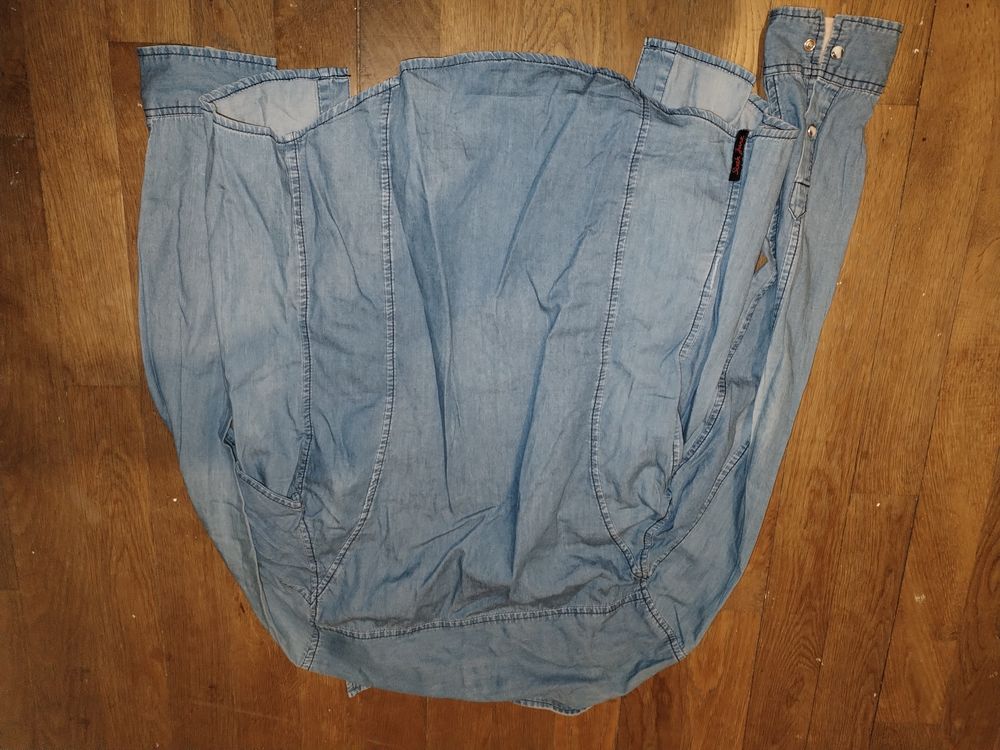 Chemise en jeans (Taille M) Vêtements