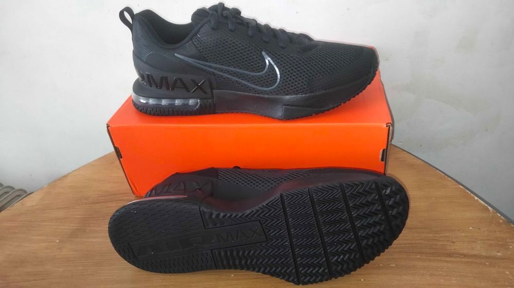 basket Nike air max trainer 6 taille 46 Chaussures
