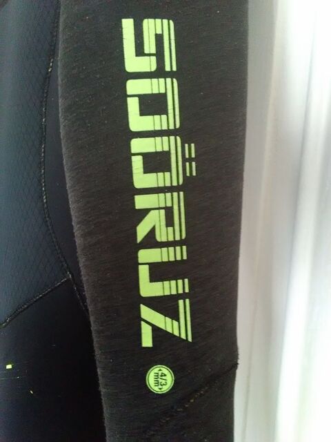 Conbinaison surf Sooruz Guru pro L 89 Lyon 7 (69)