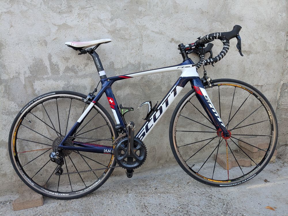 Scott foil en di2 Vélos
