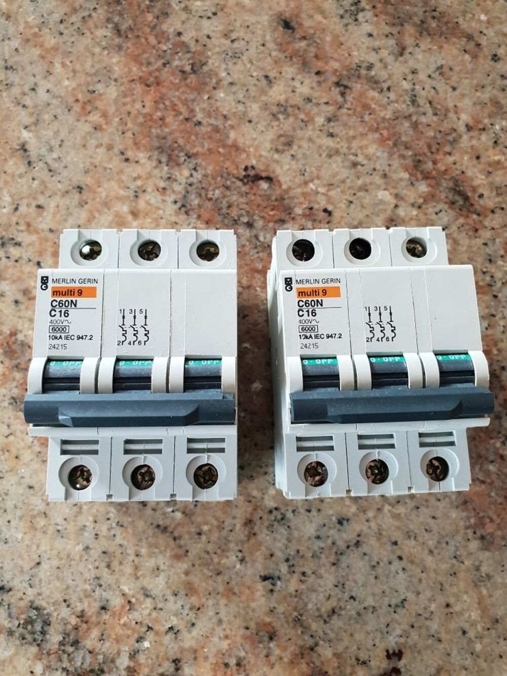 DISJONCTEURS TRIPOLAIRE 16 AMP&Egrave;RES : Bricolage