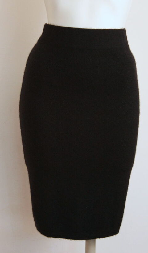 Jupe cachemire noire ERIC BOMPARD T.S 150 Issy-les-Moulineaux (92)