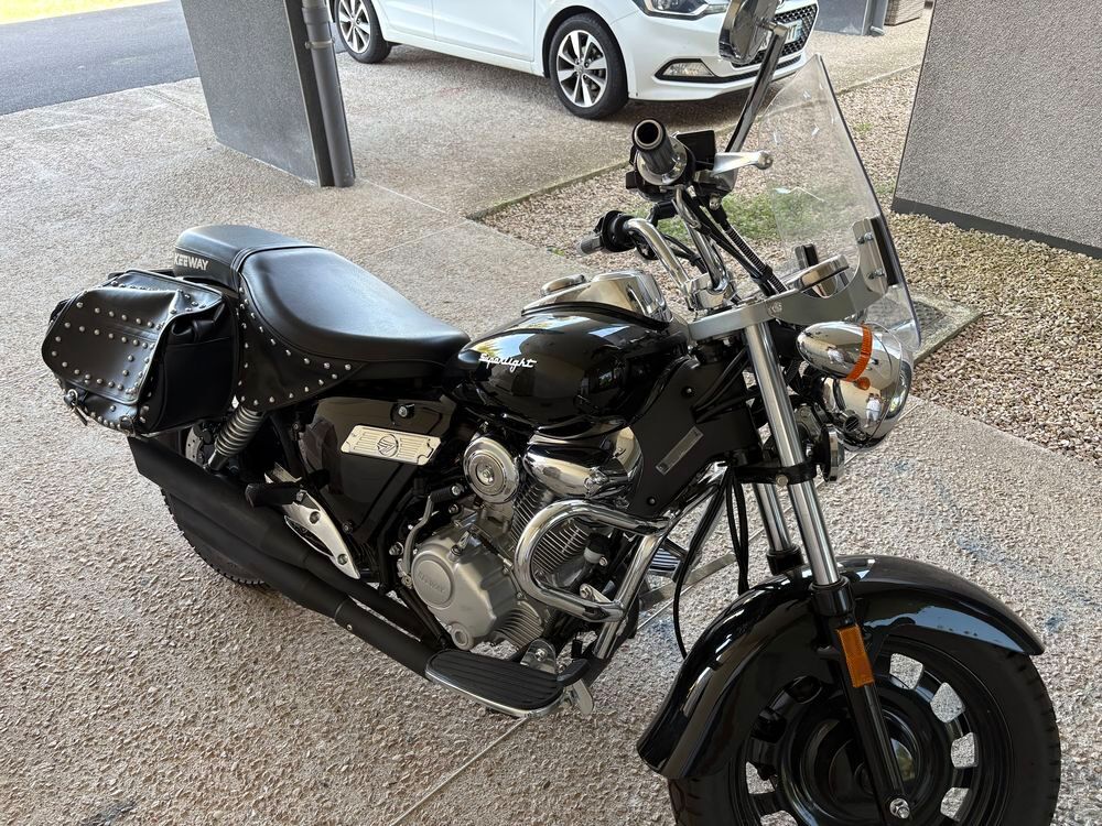 KEEWAY 2023 occasion 63500 Issoire