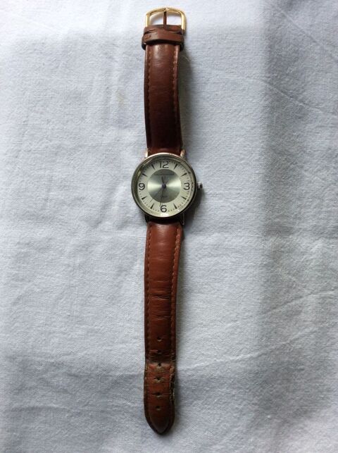 Montre bracelet homme vintage Vuillermin Regnier Quartz 20 Gif-sur-Yvette (91)