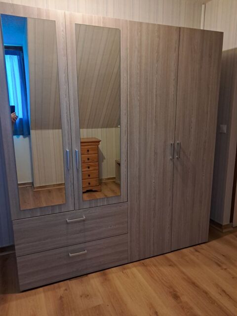 Armoire 4 portes , 2 miroirs et 2 tiroirs  180 Creil (60)