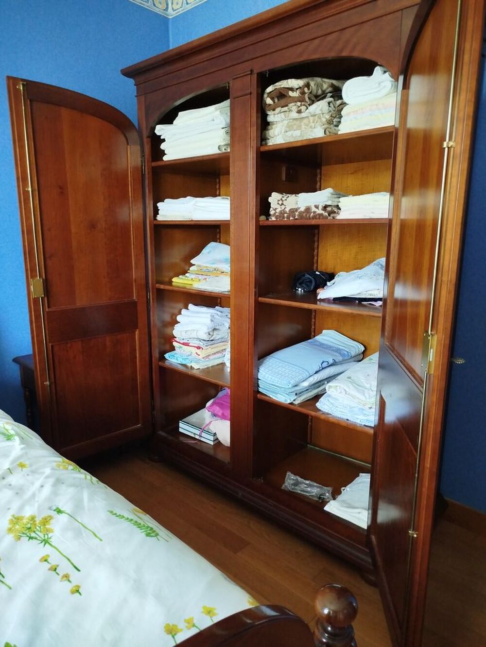 Chambre armoire 2 chevets en bois massif Meubles