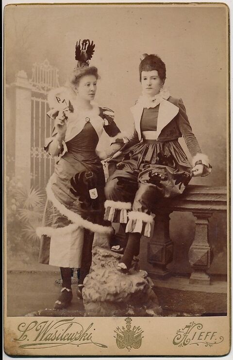 Jeunes Femmes Photographie Wasilewski � Kieff Ukraine 1899 0 Loches (37)