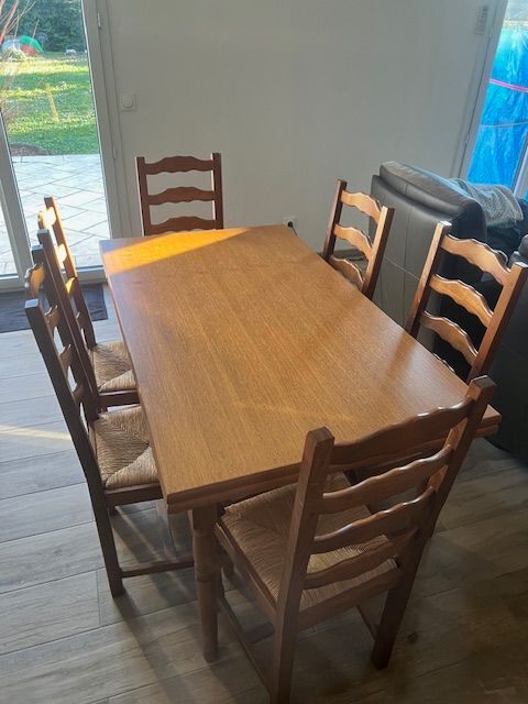 table salle à manger en bois avec 6 chaises 120 Lardy (91)
