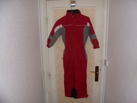 combinaison de ski enfant rouge taille 6 ans go sport 15 Colombes (92)