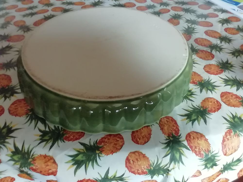 Grand plat c&eacute;ramique &agrave; p&acirc;tisserie ann&eacute;e 80
Cuisine