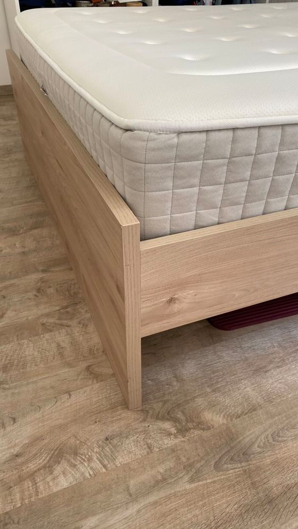 Matelas en excellent &eacute;tat 140x190 Meubles