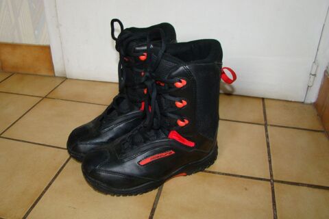 Boots snowboard  Obscure  enfant T. 36  /  MP 23    
40 Gargenville (78)