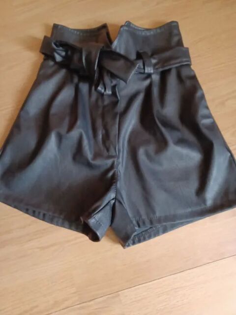 short cuir neuf 12 Paray-le-Monial (71)