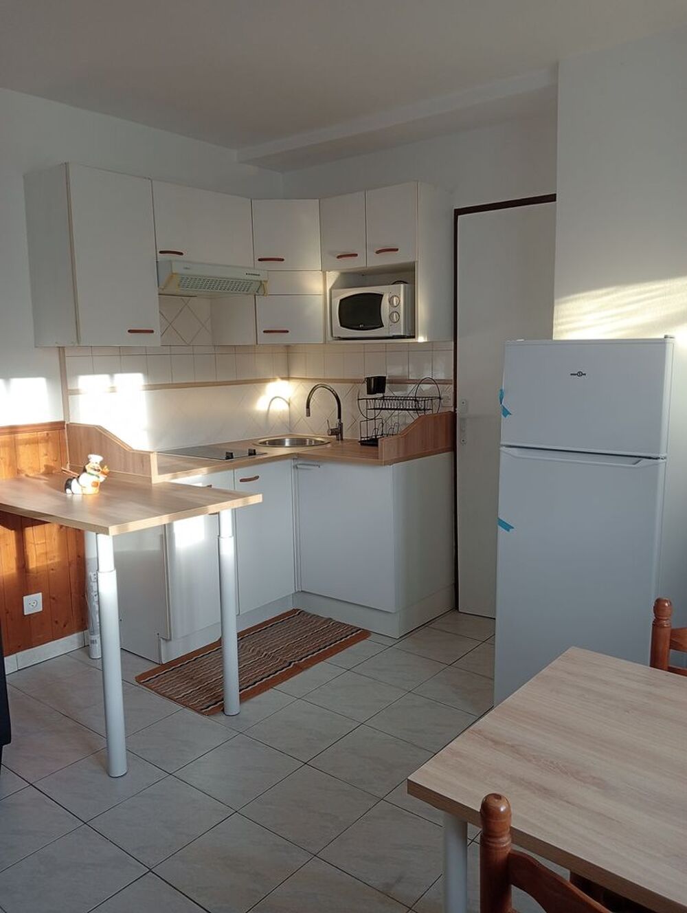 Location Appartement T2 meublé en maison -terrasse 21m2 
Parking privé -tram 50m Grenoble