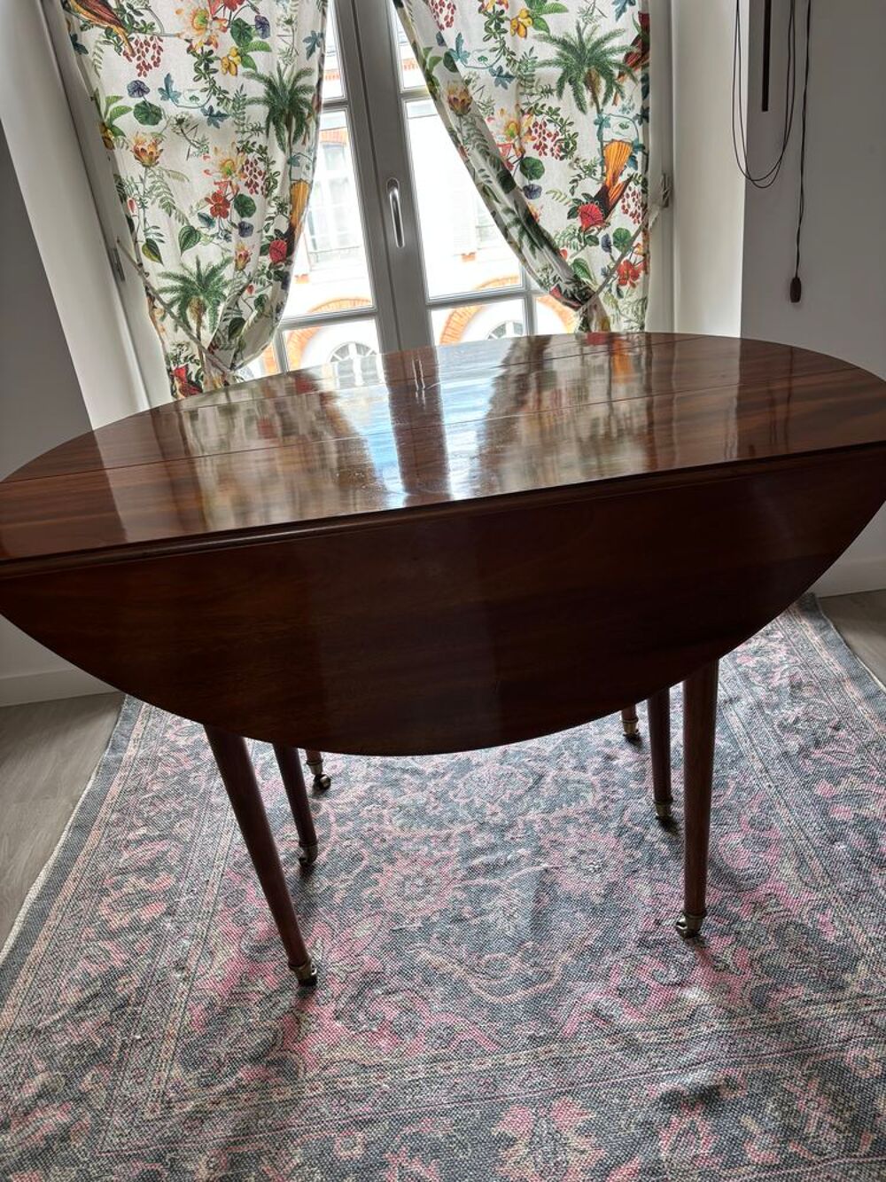 Table style Louis XVI Meubles