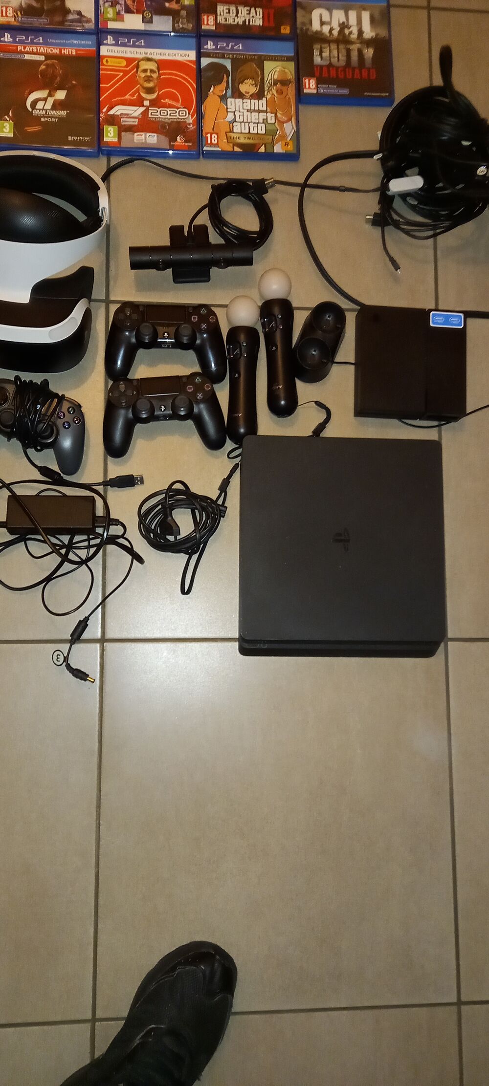 Ps4 500g + casque VR +2 ps move +3 manettes +7jeux Consoles et jeux vidéos