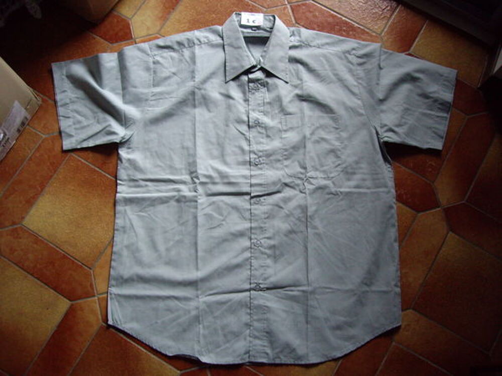 Chemises Homme manches courtes T43/44 ou TXL &agrave; 1 € Vêtements