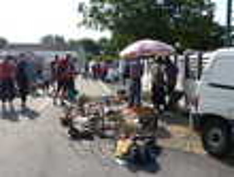 les p'tites puces de la rue des combes Vide grenier, marché aux puces, braderie