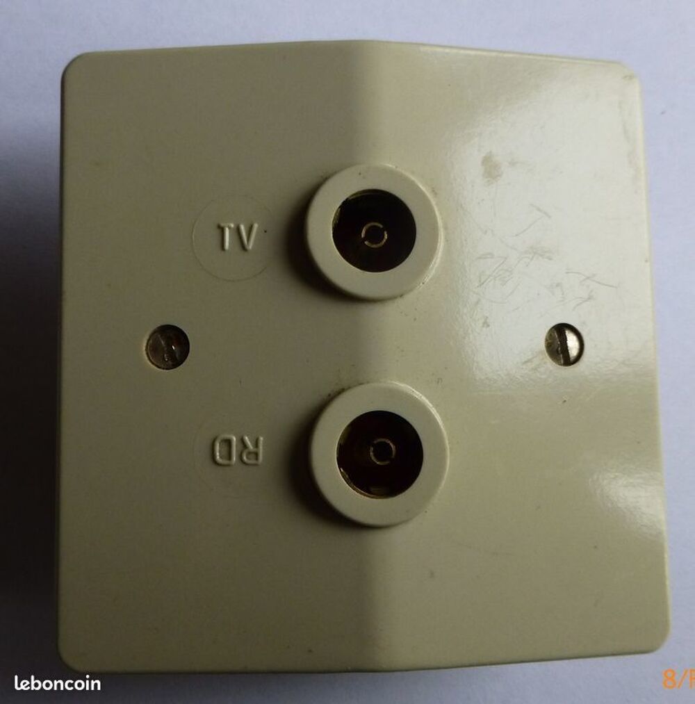 Prise TV + rd Legrand Q : 2 neuves Bricolage