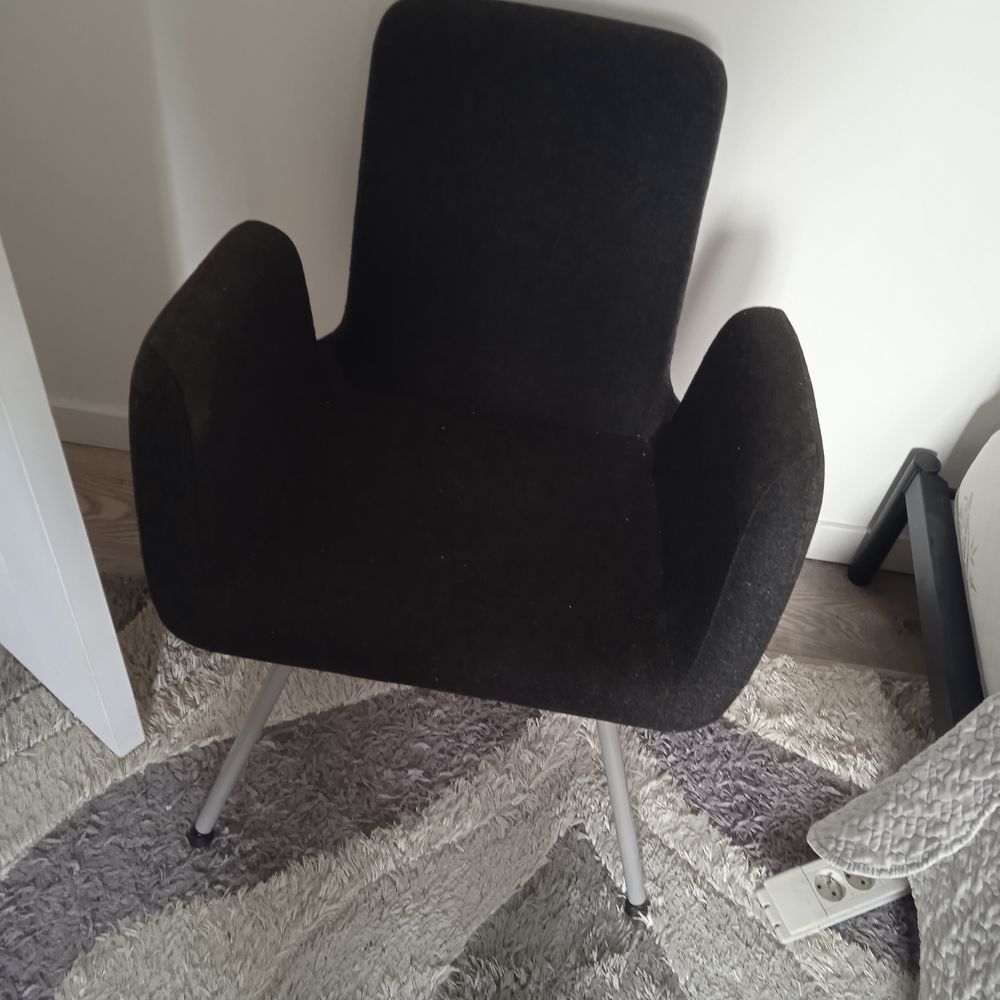 Fauteuil de bureau gris anthracite pieds inox largeur assise Meubles