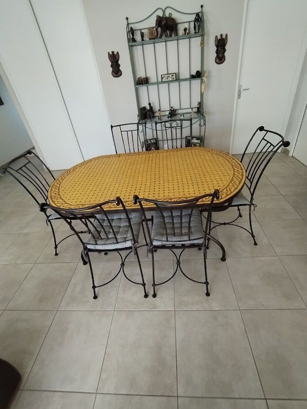 Table + chaises vendues ensemble ou non Meubles