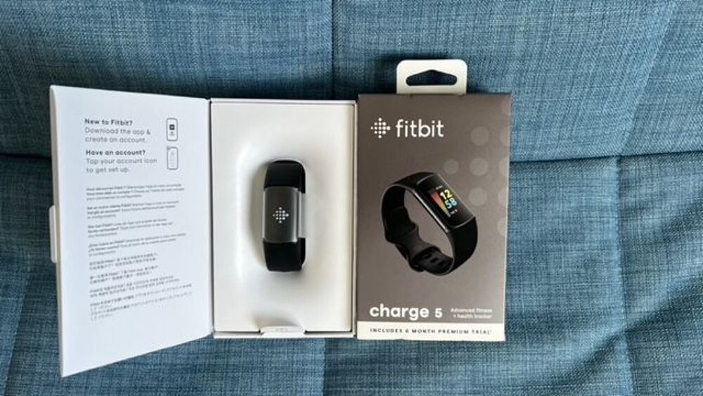 MONTRE BRACELET CONNECTEE TRACKER FITBIT CHARGE 5 noir Bijoux et montres