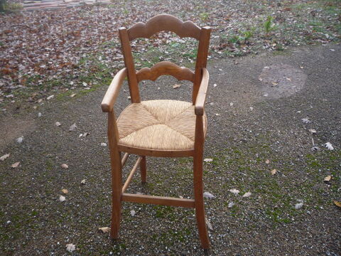 Chaise haute paill�e pour enfant (G) 125 Castres (81)