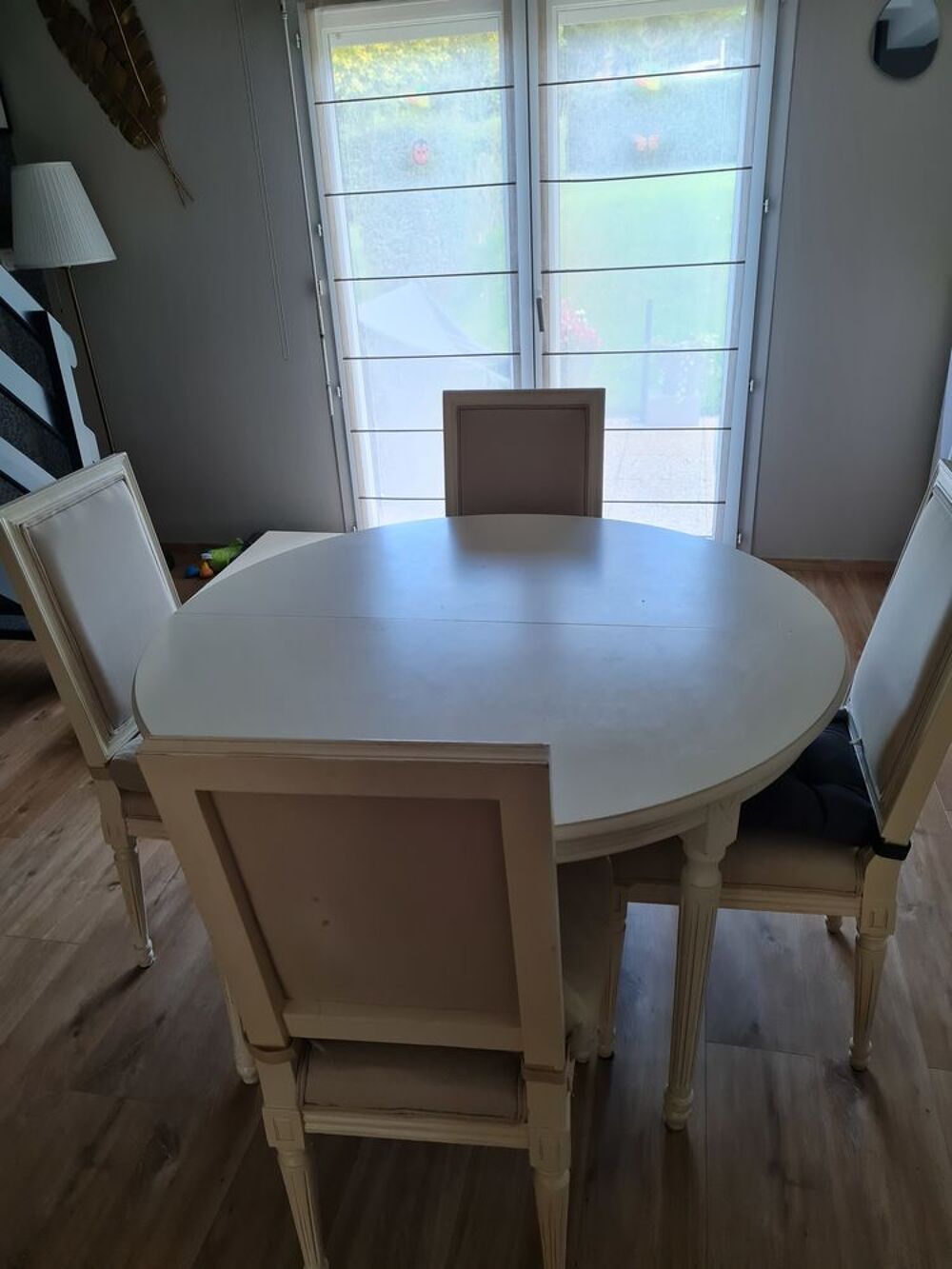 Table et 6 chaises Meubles