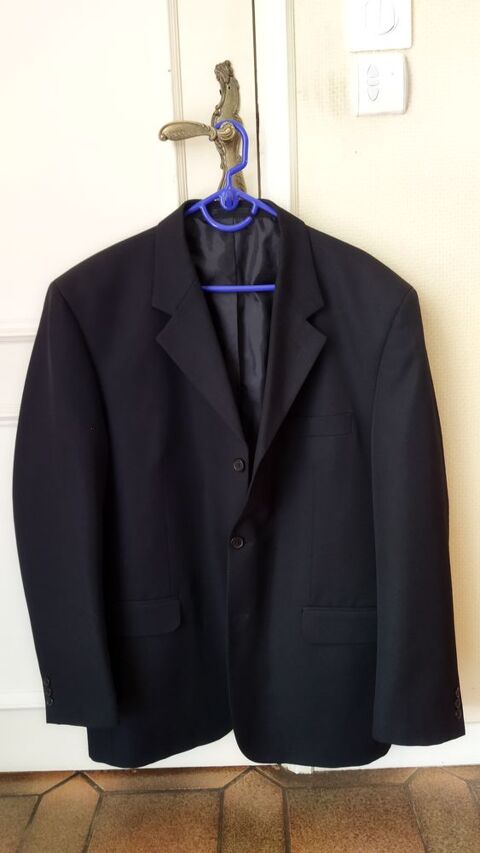veste noire 20 La Membrolle-sur-Longuen�e (49)