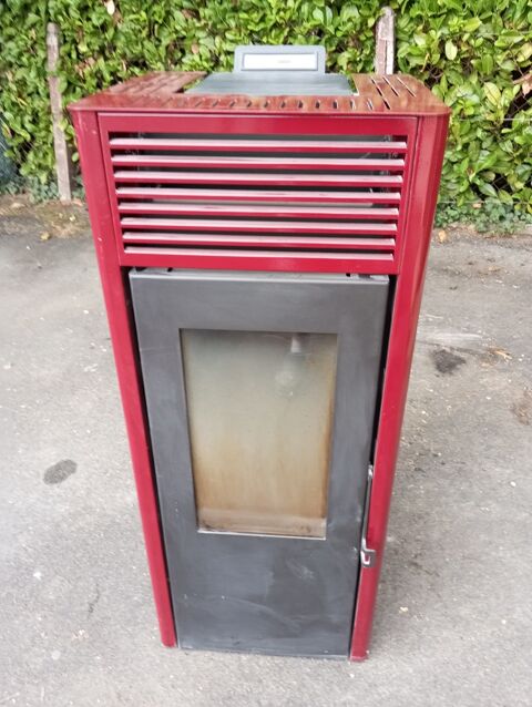 Poéle a granulés bois marque Invicta  7 kw 800 Fumel (47)