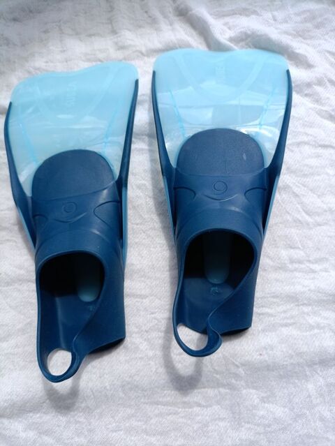 paire de palmes D�cathlon 4 V�lizy-Villacoublay (78)