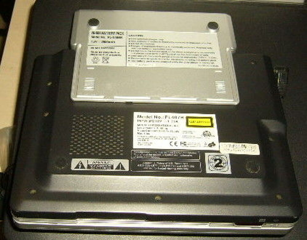 lecteur DVD player portable PD-407H A r&eacute;viser Photos/Video/TV