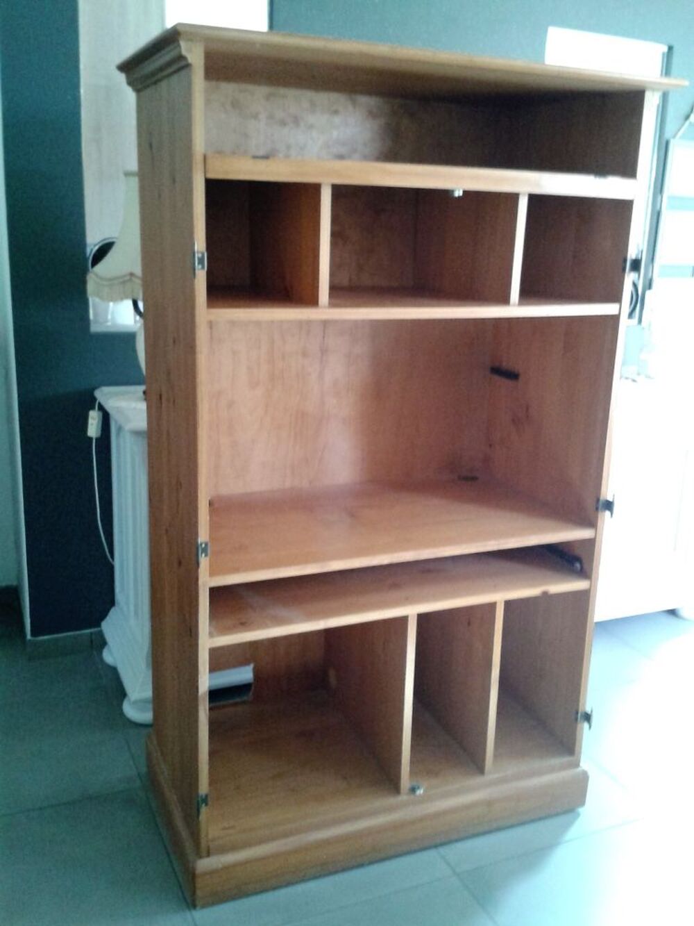 
armoire informatique en pin,mont&eacute;e + bureau mont&eacute;, en pin
Meubles