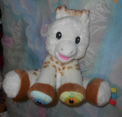 peluche musicale  Sophie la girafe  5 Ervy-le-Ch�tel (10)