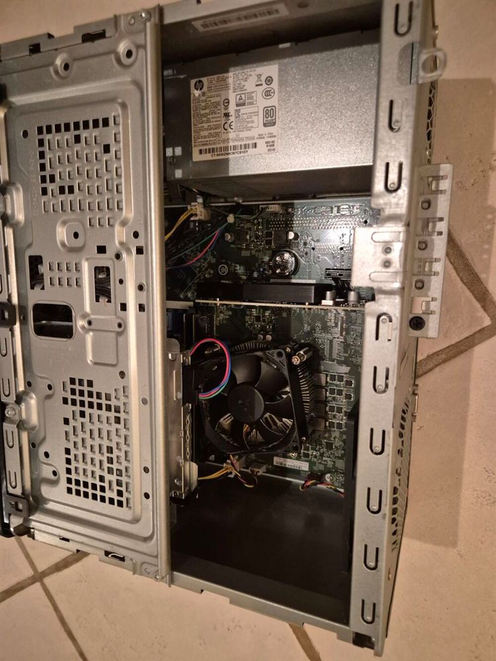 Tour moyenne INTEL CORE-RAM-Carte Grahique Mat�riel informatique