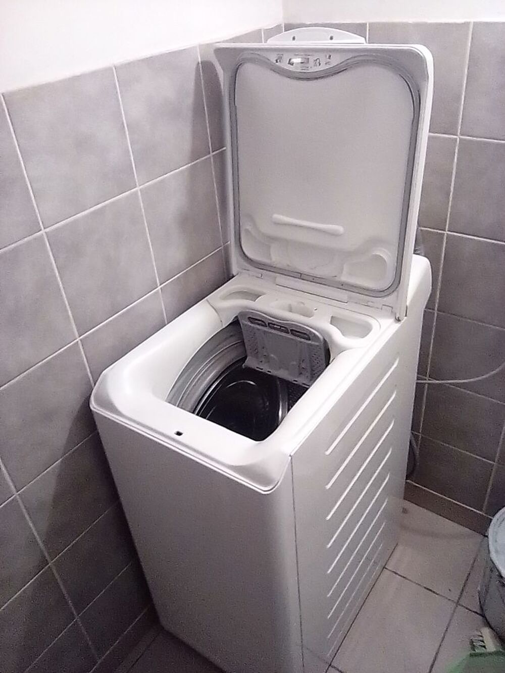 Lave-linge top Faure blanc Electroménager