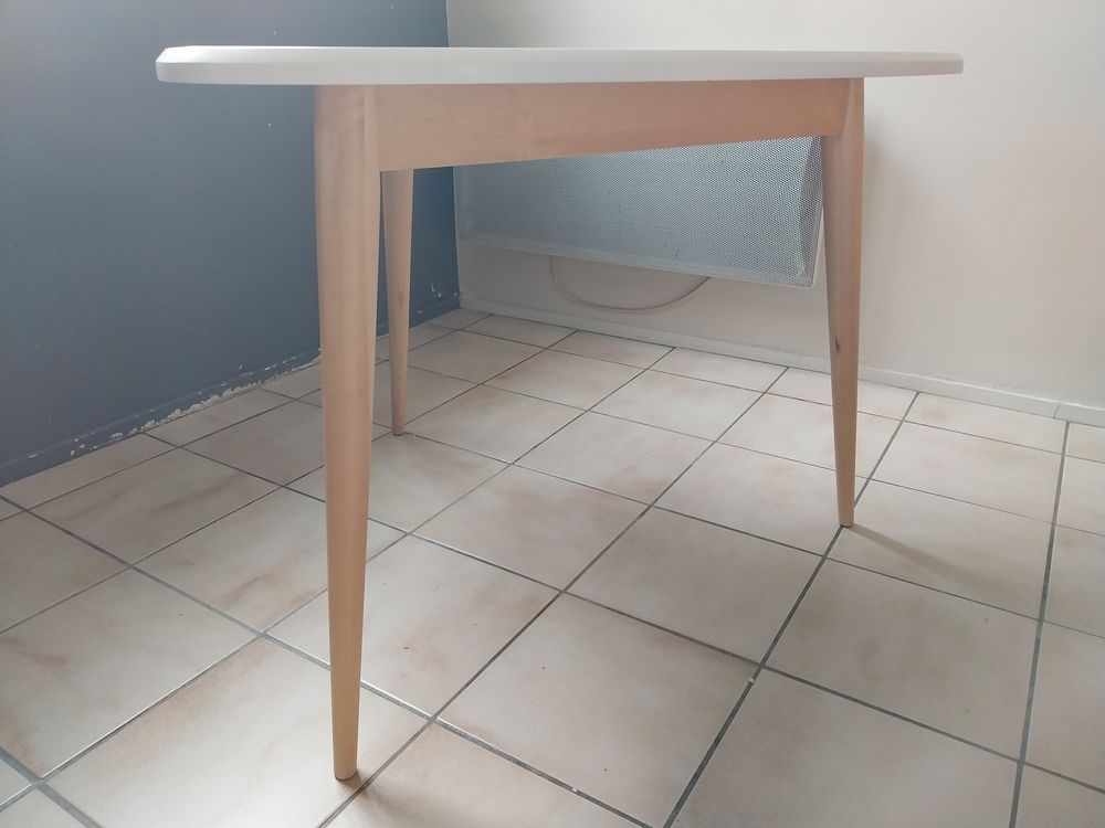 Table &agrave; manger - 3 personnes Meubles