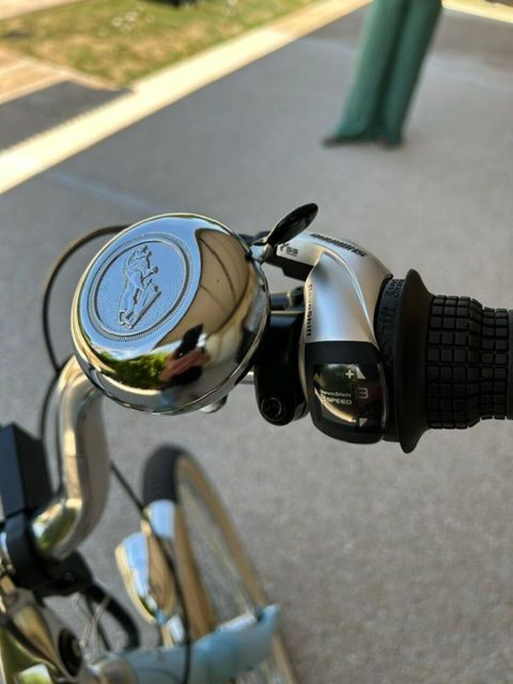 VELO DE VILLE ELECTRIQUE PEUGEOT eLC01e-LEGEND Vélos