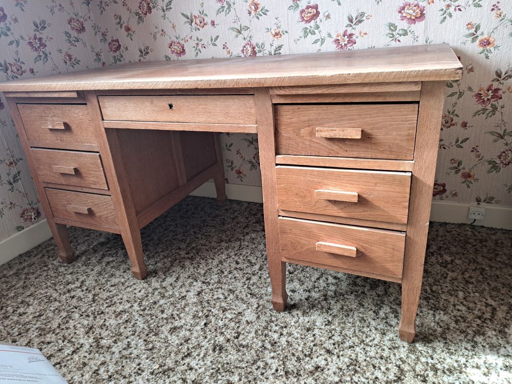 Bureau en bois clair Meubles