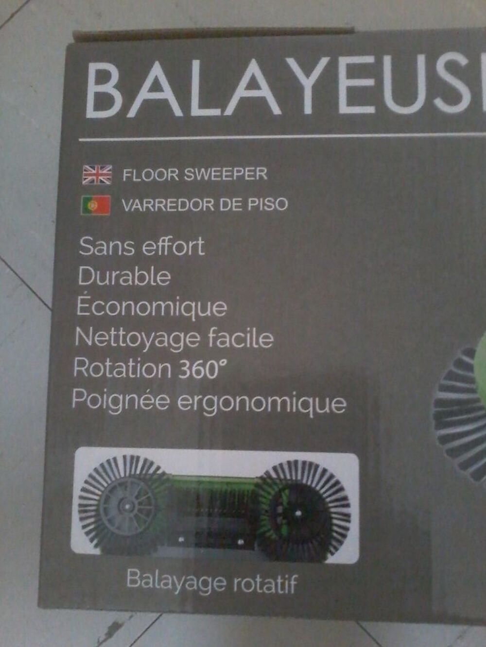 Balayeuse manuel neuf dans emballages Electromnager