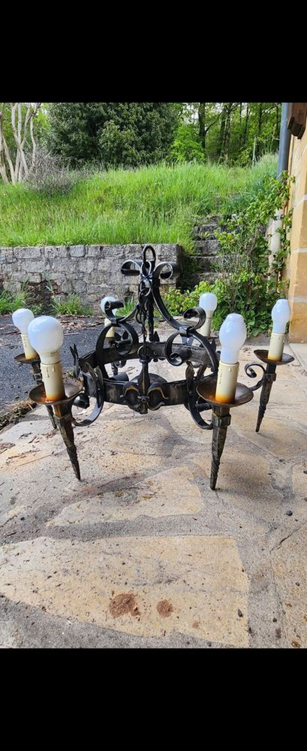 Lustre en fer forg&eacute; 
Dcoration