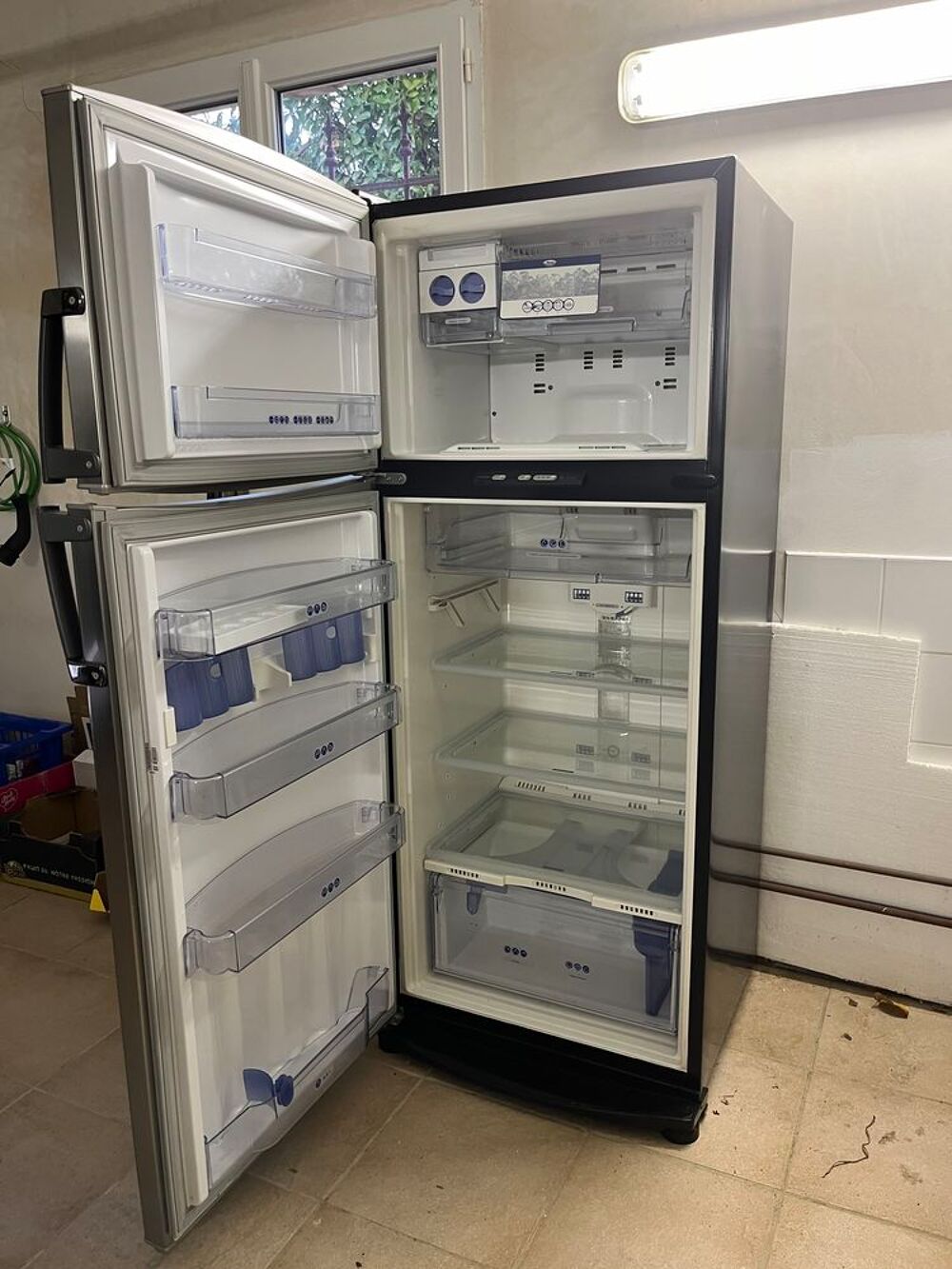 FRIGO CONGELATEUR Electroménager