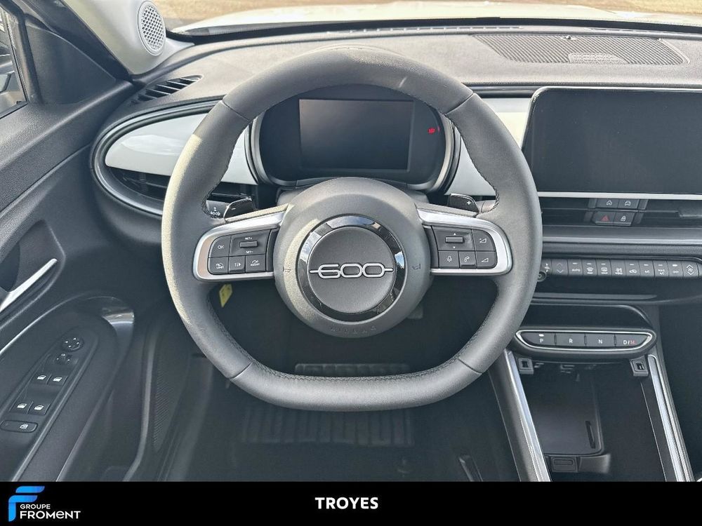 Fiat 600 T-Gen 3 1.2 Hybrid 145ch eDCT6 Pop 2025 occasion 10600 La Chapelle-Saint-Luc