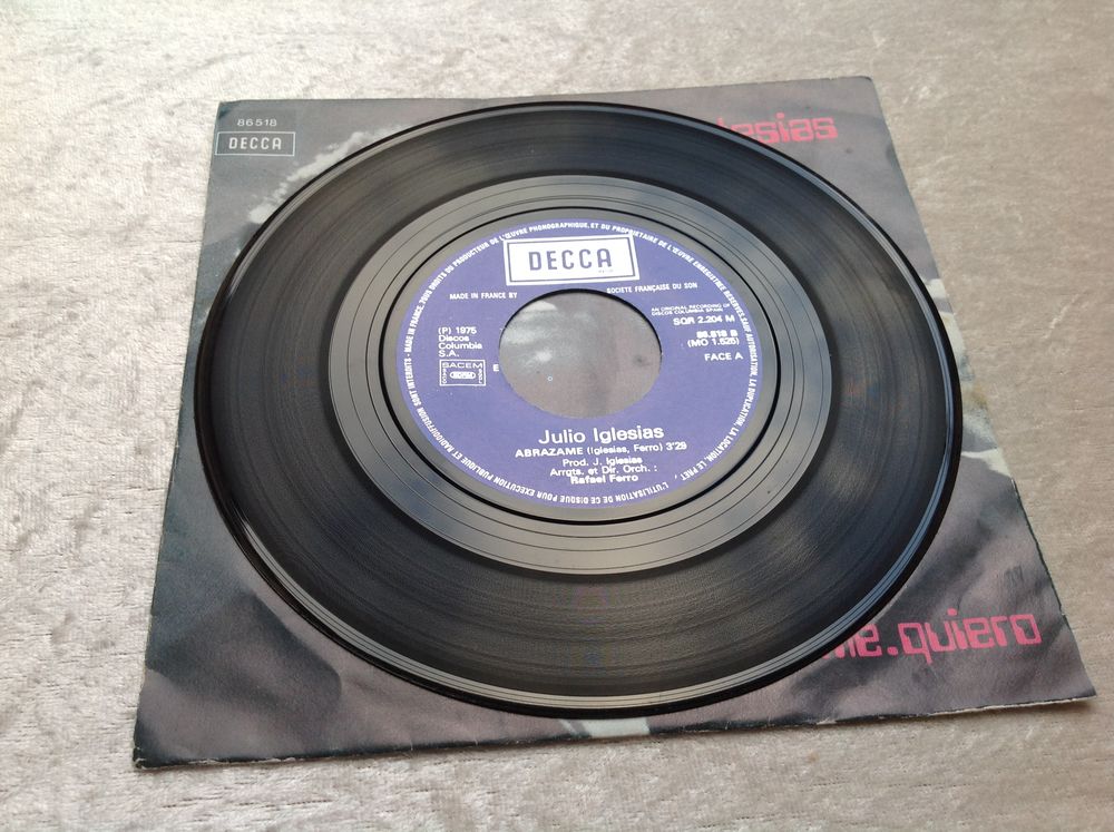 JULIO IGLESIAS ABRAZAME DISQUE Envoi Possible
CD et vinyles