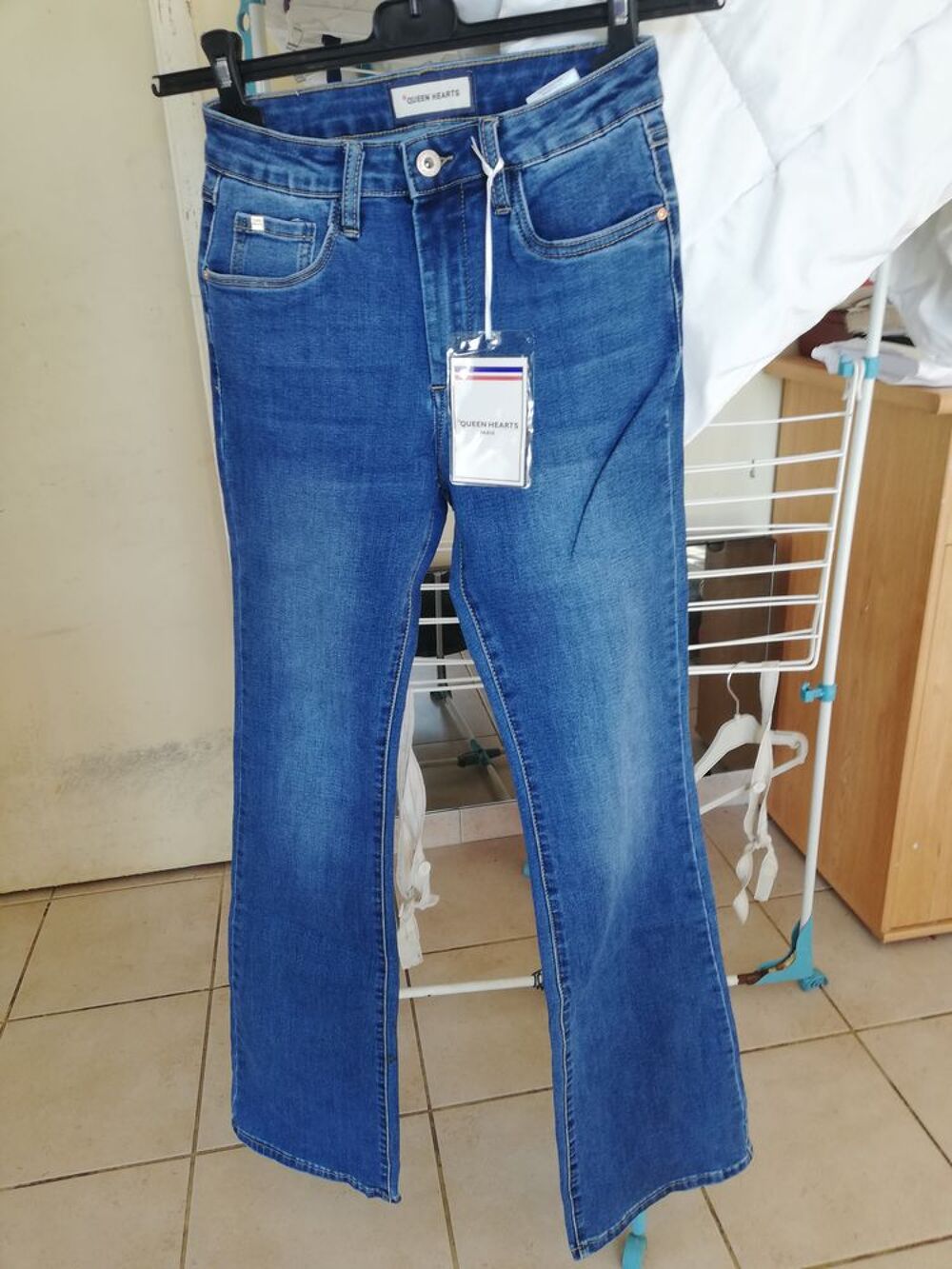 Jeans &eacute;vas&eacute; Vêtements