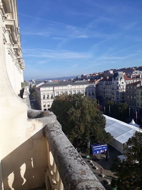  Appartement � louer 8 pi�ces 327 m�