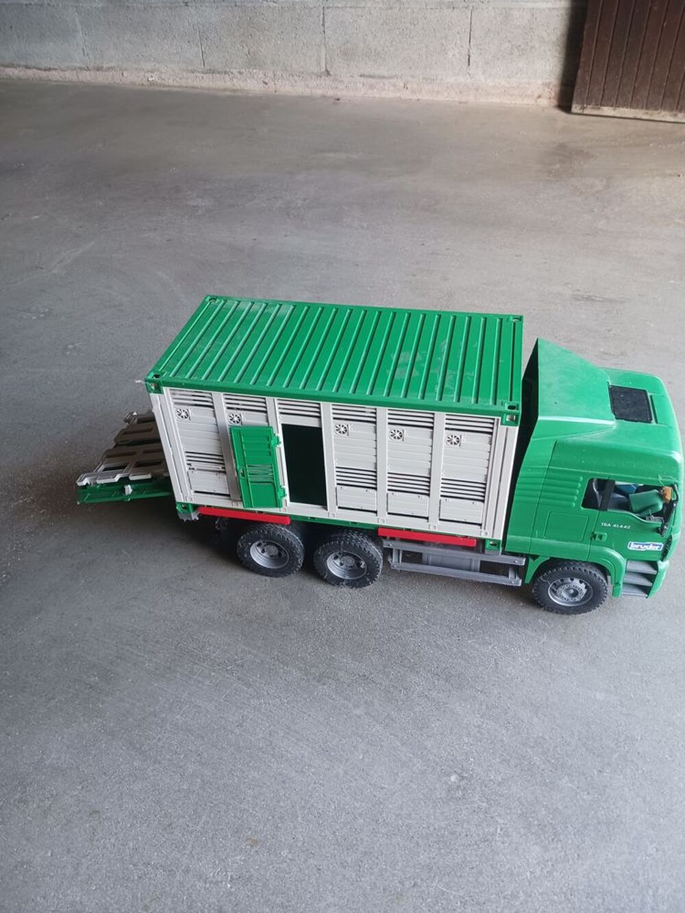 CAMION ET PETITS ANIMAUX Jeux / jouets