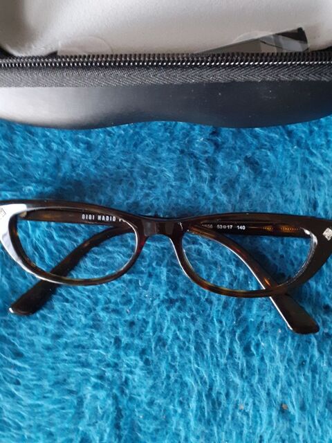 Jolie monture de lunette 
Ecaille
Marque Vogue
Marseille 12 (13)