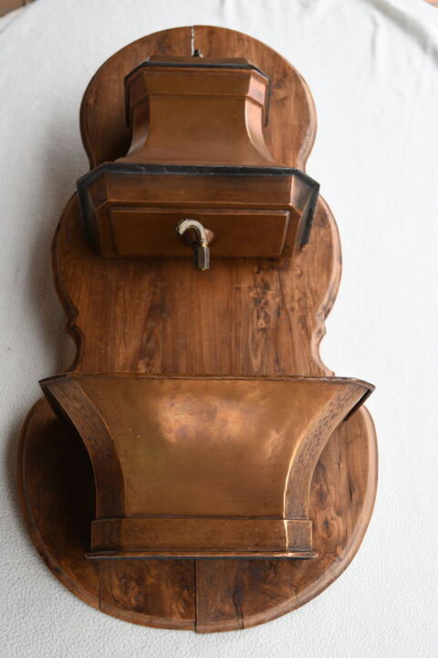 FONTAINE EN CUIVRE 48 Saint-Germain-Laprade (43)