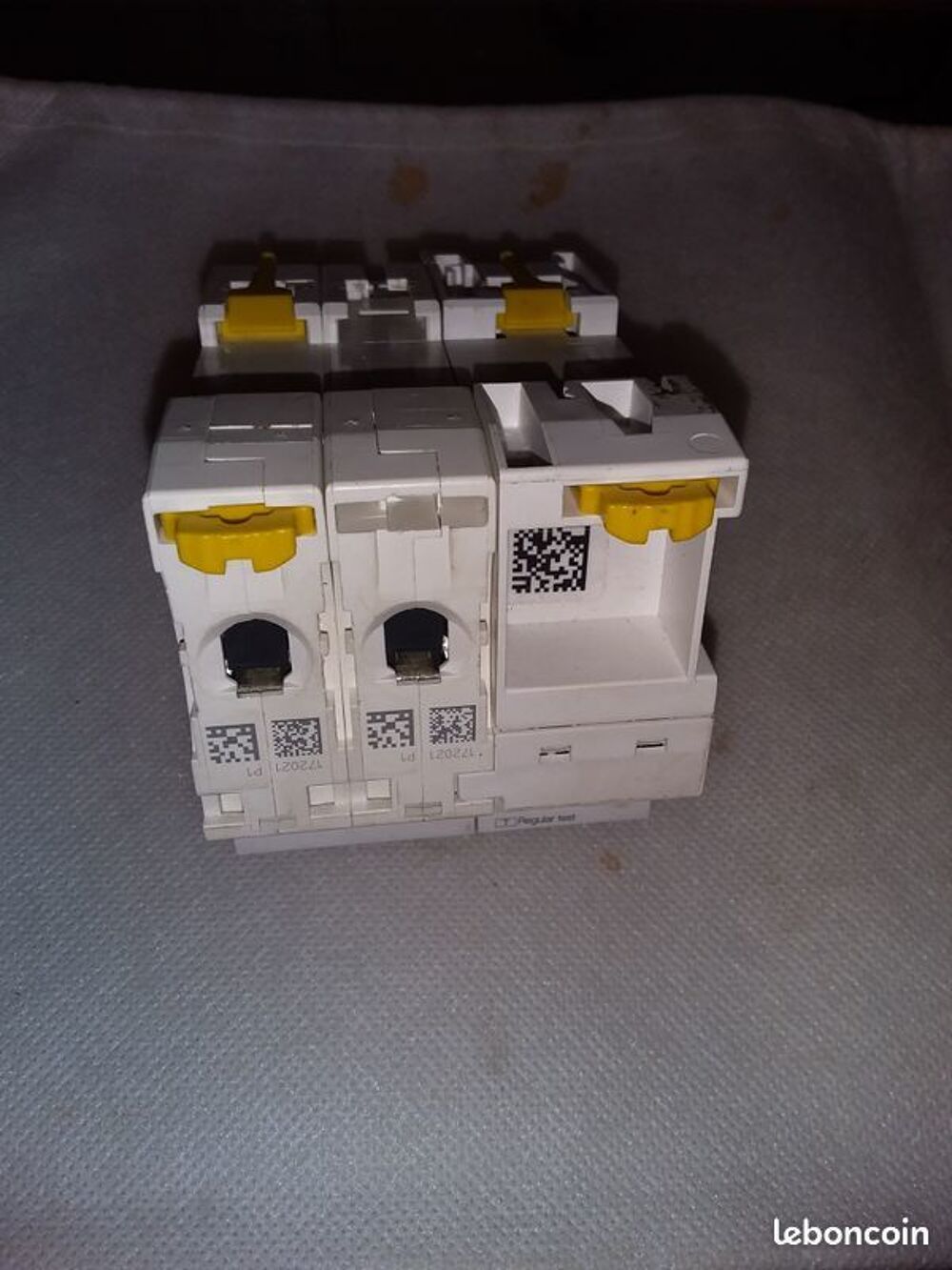 Schneider - Acti9 - iC60N - Disjoncteur - 2P - 20A - R&eacute;f : A Bricolage
